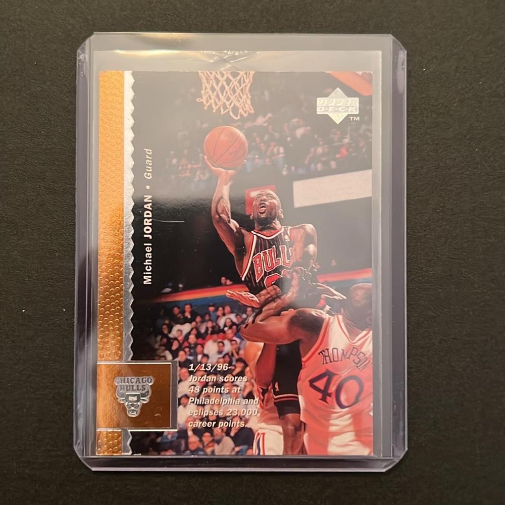 Michael Jordan Basketball Card - Picture 3 of 4